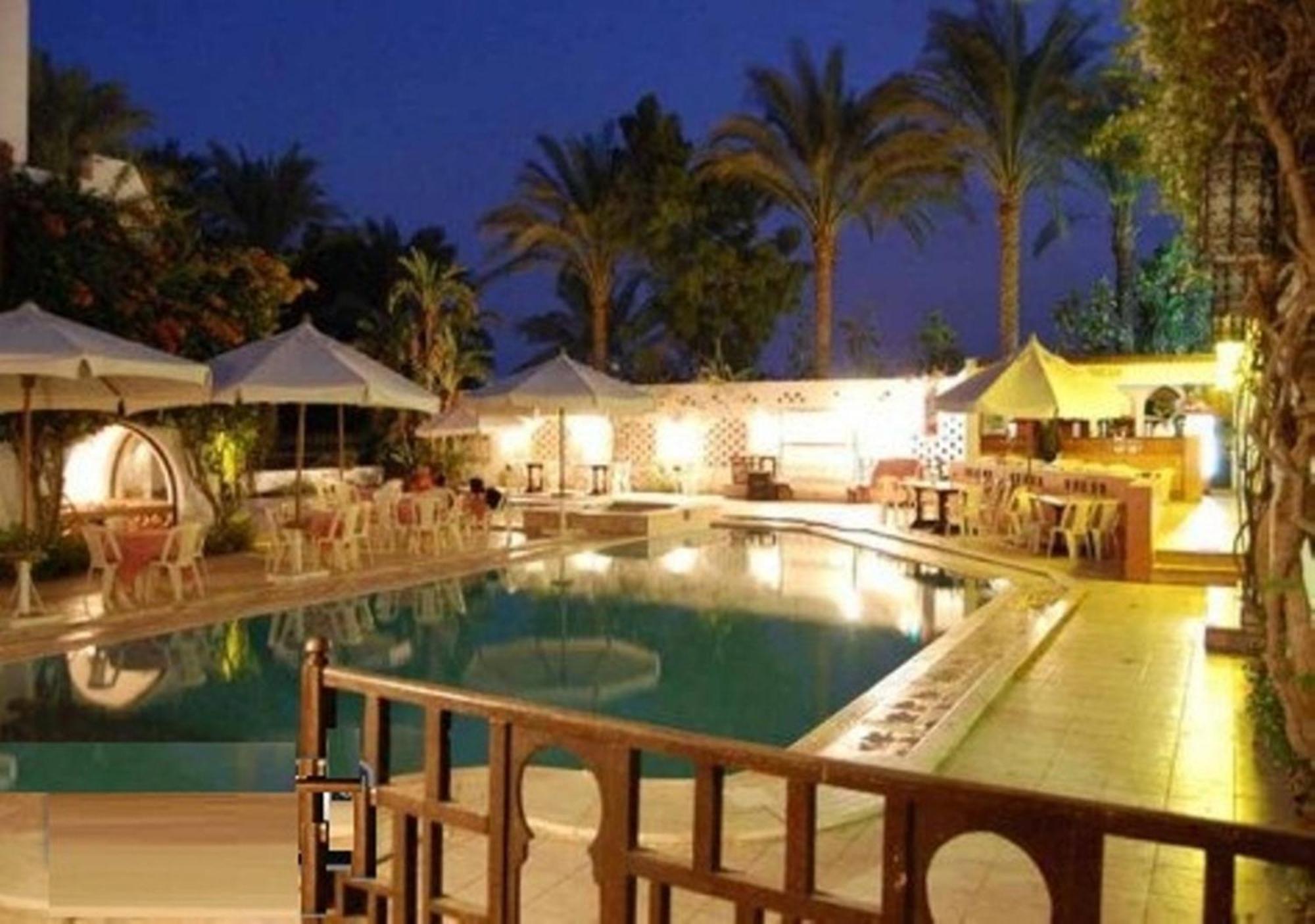 Six Corners Resort Abū Sulţān エクステリア 写真